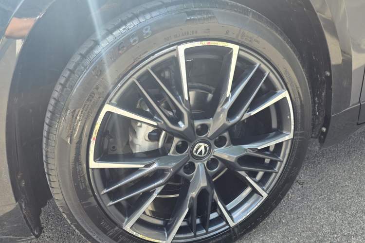 Used CHANGAN UNI-T 2023 Second-Generation 1.5T Prestige Model Exterior 9