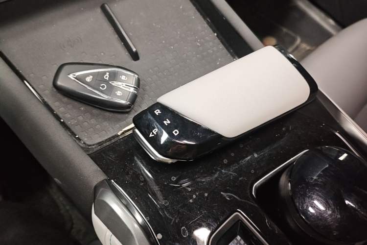 Used CHANGAN UNI-T 2023 2nd Generation 1.5T Flagship Version Gear Lever