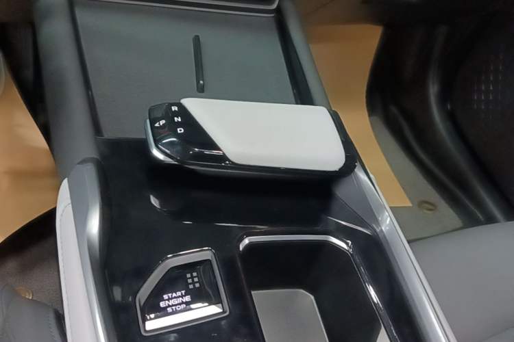 Used CHANGAN UNI-T 2023 2nd Generation 1.5T Luxury Version Gear Lever