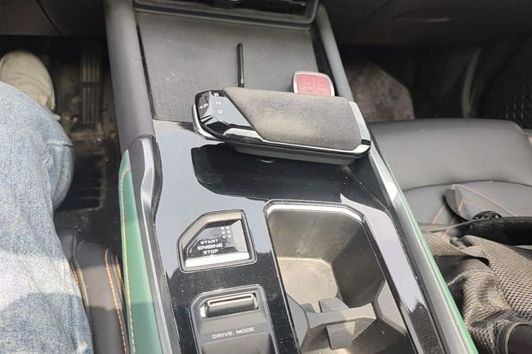 Used CHANGAN UNI-T 2023 2nd Generation 1.5T Sport Edition Flagship Version Gear Lever