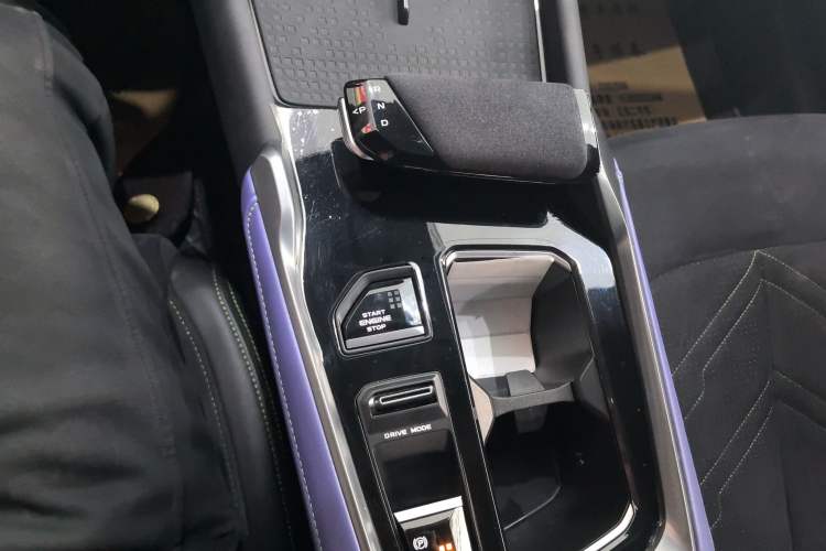 Used CHANGAN UNI-T 2023 2nd Generation 1.5T Sport Edition Flagship Version Gear Lever