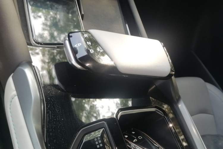 Used CHANGAN UNI-T 2023 2nd Generation 1.5T Luxury Version Gear Lever