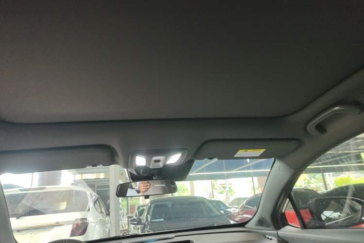 Used CHANGAN UNI-T 2023 Second-Generation 1.5T Prestige Model Headliner