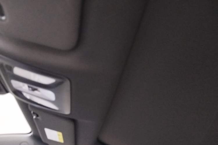 Used CHANGAN UNI-T 2023 Second-Generation 1.5T Prestige Model Headliner