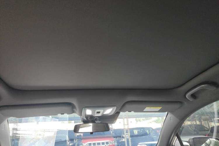 Used CHANGAN UNI-T 2023 Second-Generation 1.5T Prestige Model Headliner