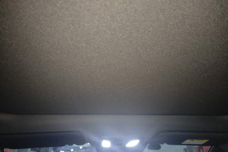 Used CHANGAN UNI-T 2023 Second-Generation 1.5T Prestige Model Headliner