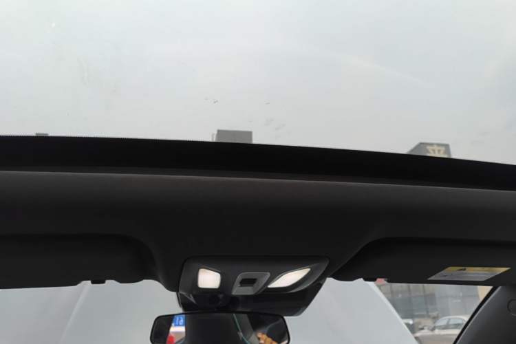 Used CHANGAN UNI-T 2023 Second-Generation 1.5T Prestige Model Headliner