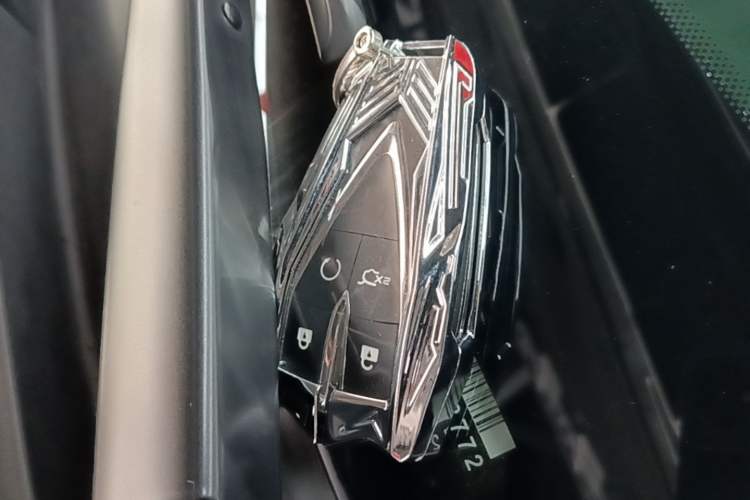 Used CHANGAN UNI-T 2023 2nd Generation 1.5T Luxury Version Interior 1