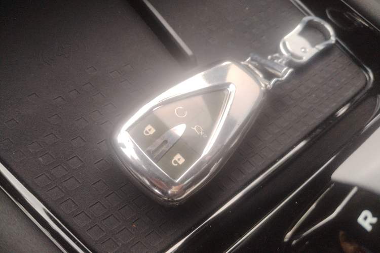 Used CHANGAN UNI-T 2023 Second-Generation 1.5T Prestige Model Interior 1