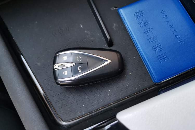Used CHANGAN UNI-T 2023 Second-Generation 1.5T Prestige Model Interior 1