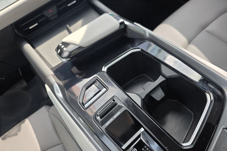 Used CHANGAN UNI-T 2023 Second-Generation 1.5T Prestige Model Interior 11