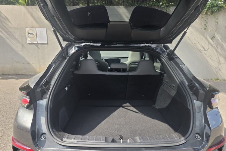 Used CHANGAN UNI-T 2023 Second-Generation 1.5T Prestige Model Interior 12