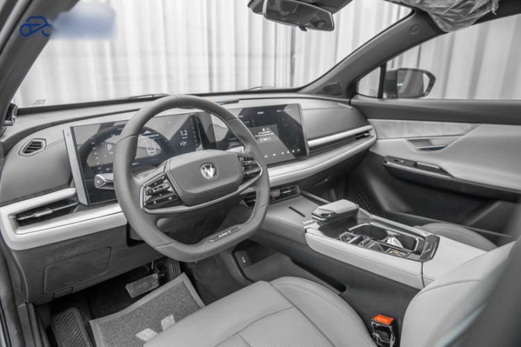 Used CHANGAN UNI-T 2023 Second-Generation 1.5T Prestige Model Interior 2