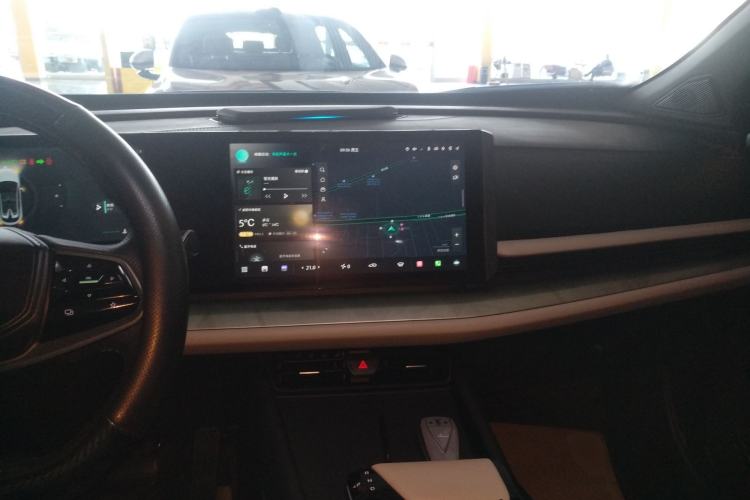 Used CHANGAN UNI-T 2023 Second-Generation 1.5T Prestige Model Interior 2