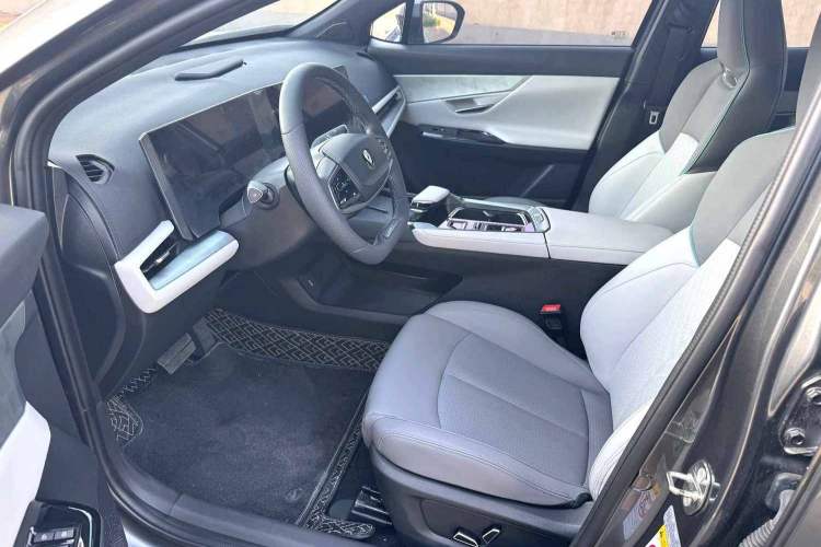Used CHANGAN UNI-T 2023 Second-Generation 1.5T Prestige Model Interior 2