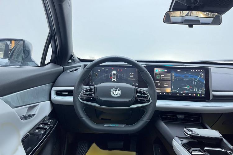 Used CHANGAN UNI-T 2023 Second-Generation 1.5T Prestige Model Interior 3