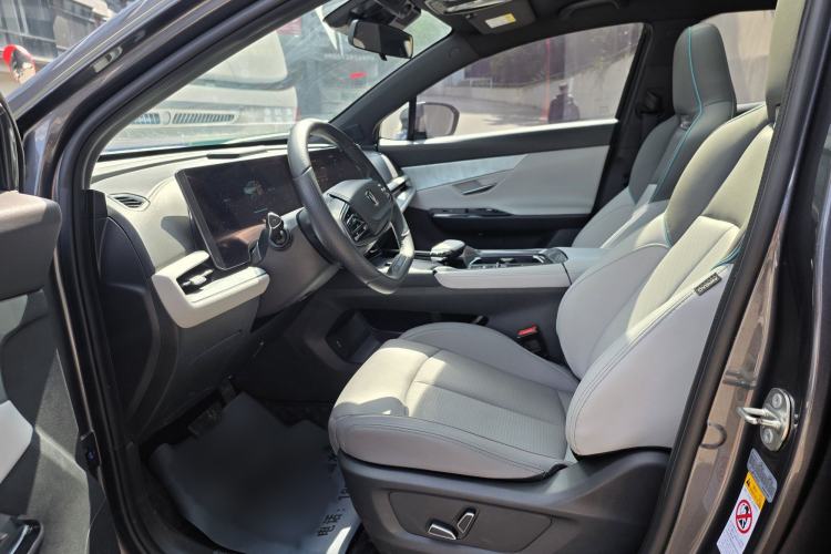 Used CHANGAN UNI-T 2023 Second-Generation 1.5T Prestige Model Interior 3