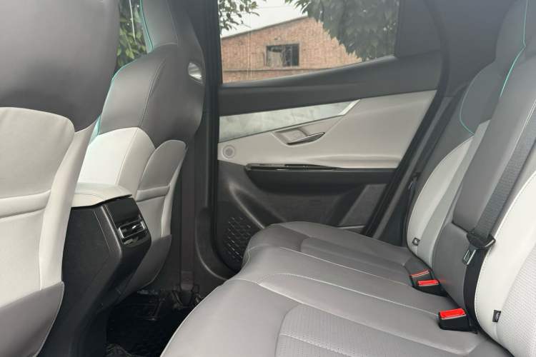 Used CHANGAN UNI-T 2023 Second-Generation 1.5T Prestige Model Interior 3