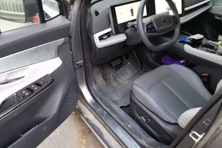 Used CHANGAN UNI-T 2023 Second-Generation 1.5T Prestige Model Interior 3