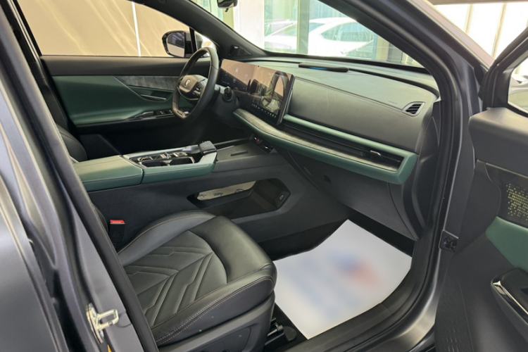 Used CHANGAN UNI-T 2023 2nd Generation 1.5T Sport Edition Flagship Version Interior 4