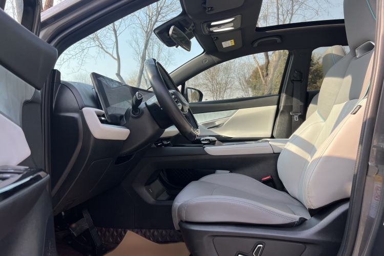 Used CHANGAN UNI-T 2023 Second-Generation 1.5T Prestige Model Interior 5
