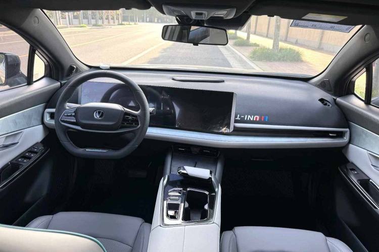 Used CHANGAN UNI-T 2023 Second-Generation 1.5T Prestige Model Interior 5