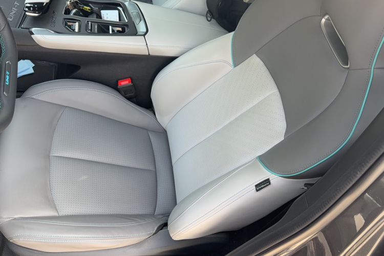 Used CHANGAN UNI-T 2023 Second-Generation 1.5T Prestige Model Interior 5