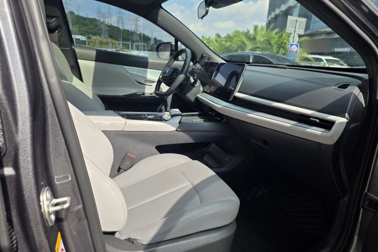 Used CHANGAN UNI-T 2023 Second-Generation 1.5T Prestige Model Interior 7