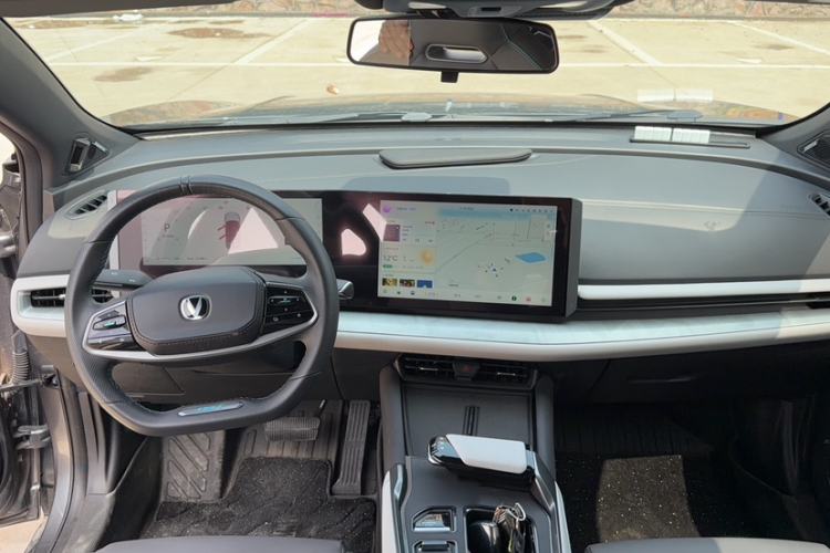 Used CHANGAN UNI-T 2023 Second-Generation 1.5T Prestige Model Interior 7