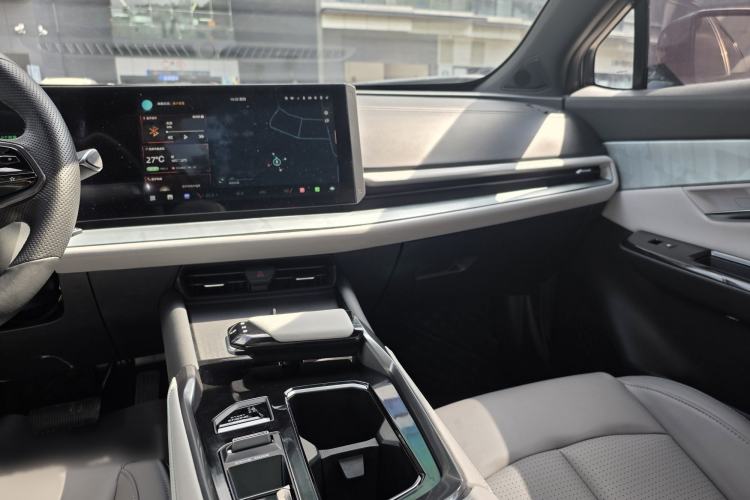Used CHANGAN UNI-T 2023 Second-Generation 1.5T Prestige Model Interior 9