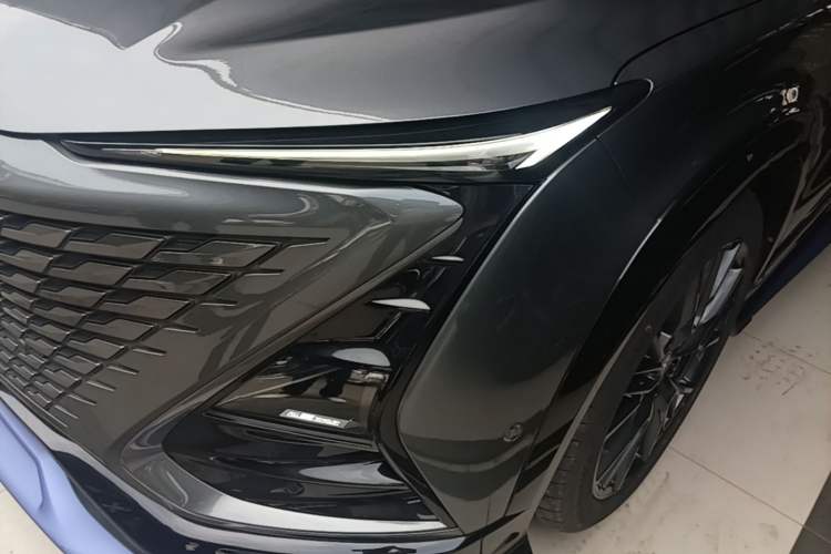 Used CHANGAN UNI-T 2023 2nd Generation 1.5T Sport Edition Flagship Version Left Front Headlight