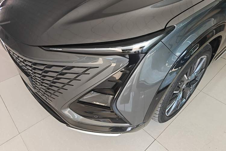 Used CHANGAN UNI-T 2023 Second-Generation 1.5T Prestige Model Left Front Headlight