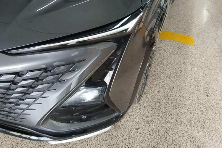 Used CHANGAN UNI-T 2023 Second-Generation 1.5T Prestige Model Left Front Headlight