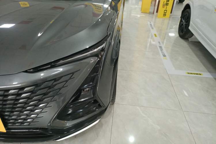 Used CHANGAN UNI-T 2023 Second-Generation 1.5T Prestige Model Left Front Headlight