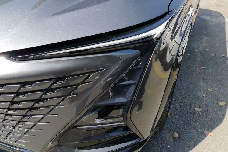 Used CHANGAN UNI-T 2023 Second-Generation 1.5T Prestige Model Left Front Headlight