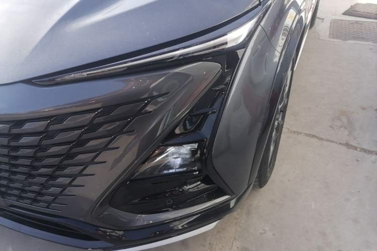 Used CHANGAN UNI-T 2023 Second-Generation 1.5T Prestige Model Left Front Headlight