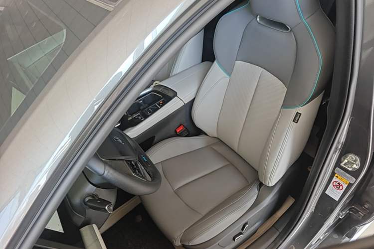 Used CHANGAN UNI-T 2023 Second-Generation 1.5T Prestige Model Left Front Seat