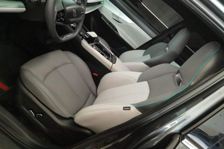 Used CHANGAN UNI-T 2023 Second-Generation 1.5T Prestige Model Left Front Seat