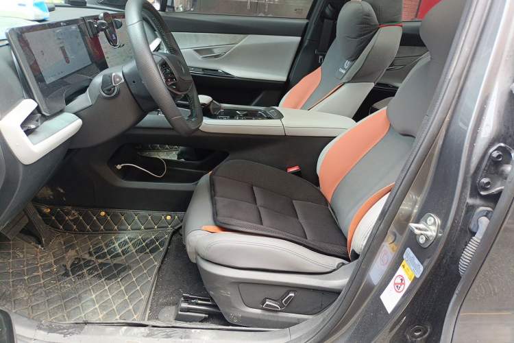 Used CHANGAN UNI-T 2023 Second-Generation 1.5T Prestige Model Left Front Seat