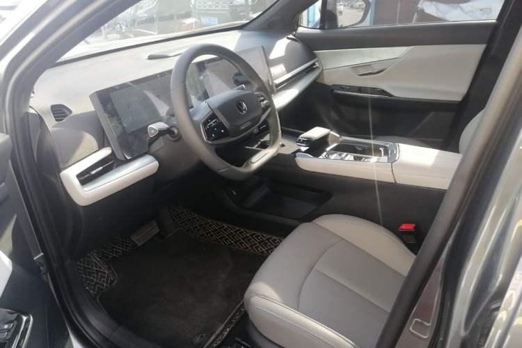Used CHANGAN UNI-T 2023 Second-Generation 1.5T Prestige Model Left Front Seat