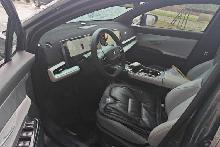 Used CHANGAN UNI-T 2023 Second-Generation 1.5T Prestige Model Left Front Seat