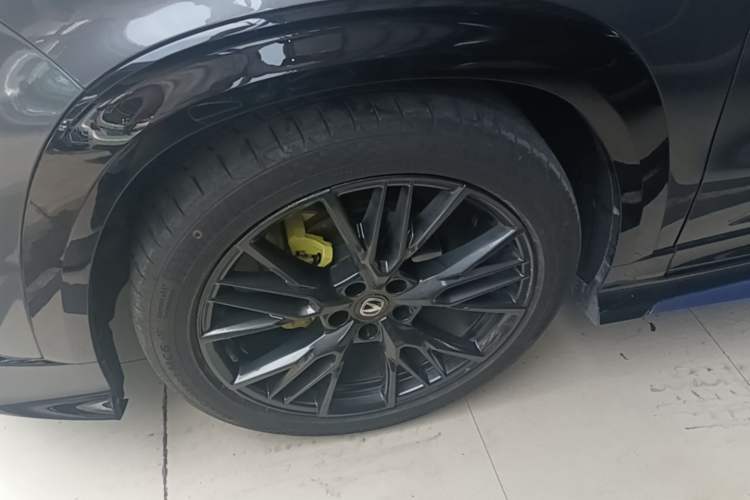 Used CHANGAN UNI-T 2023 2nd Generation 1.5T Sport Edition Flagship Version Left Front Wheel Hub