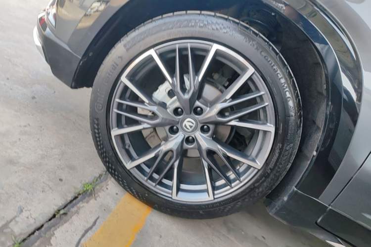 Used CHANGAN UNI-T 2023 Second-Generation 1.5T Prestige Model Left Front Wheel Hub