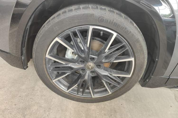 Used CHANGAN UNI-T 2023 Second-Generation 1.5T Prestige Model Left Front Wheel Hub