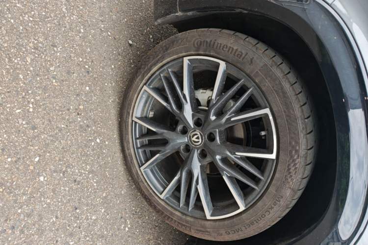 Used CHANGAN UNI-T 2023 Second-Generation 1.5T Prestige Model Left Front Wheel Hub