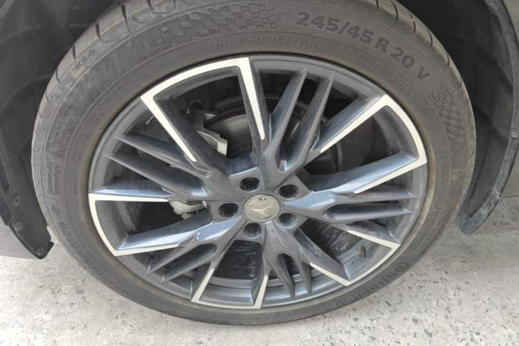 Used CHANGAN UNI-T 2023 Second-Generation 1.5T Prestige Model Left Front Wheel Hub