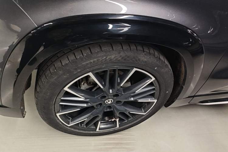 Used CHANGAN UNI-T 2023 2nd Generation 1.5T Flagship Version Left Front Wheel Hub