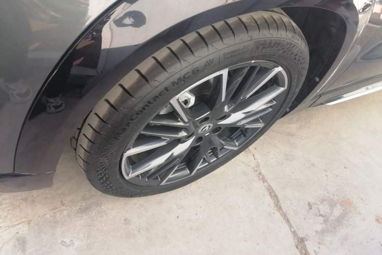 Used CHANGAN UNI-T 2023 Second-Generation 1.5T Prestige Model Left Front Wheel Hub