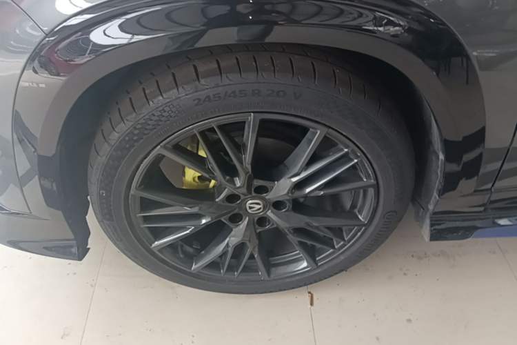 Used CHANGAN UNI-T 2023 2nd Generation 1.5T Sport Edition Flagship Version Left Front Wheel Hub