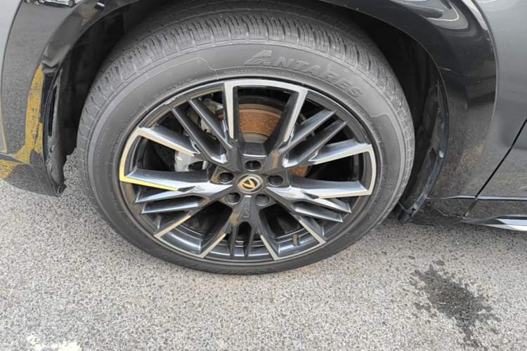 Used CHANGAN UNI-T 2023 Second-Generation 1.5T Prestige Model Left Front Wheel Hub